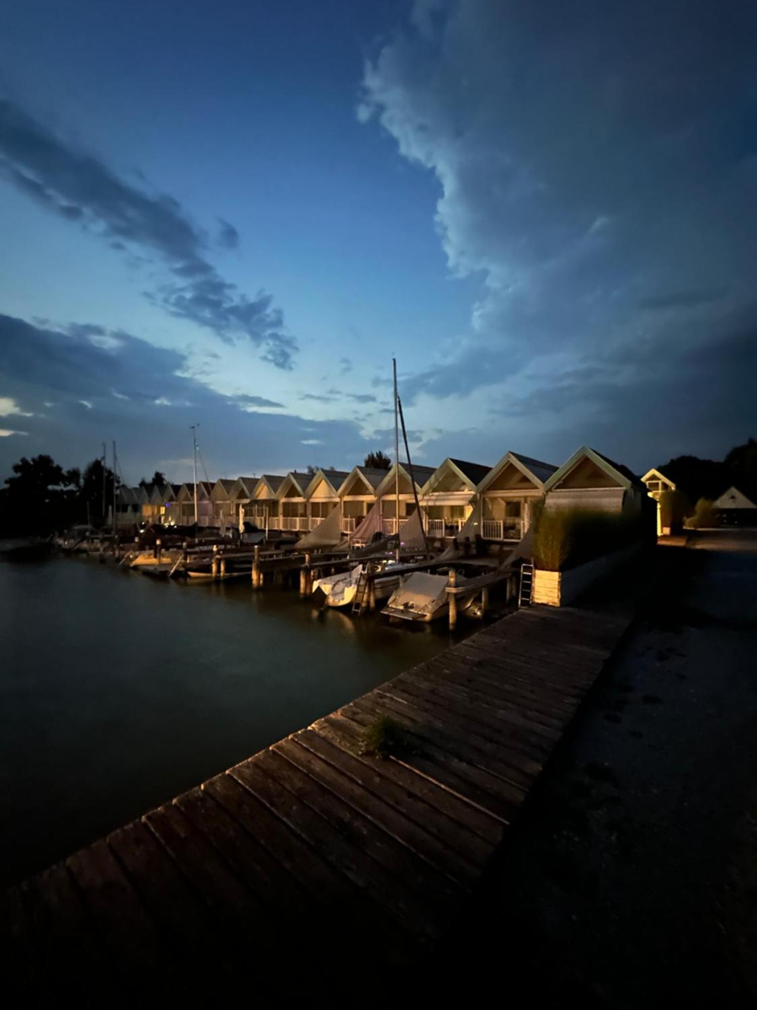 Haus Am See Neusiedl am See Esterno foto
